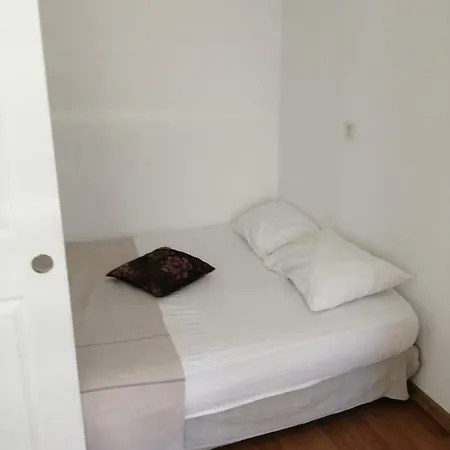 Apart 21 아파트 *
